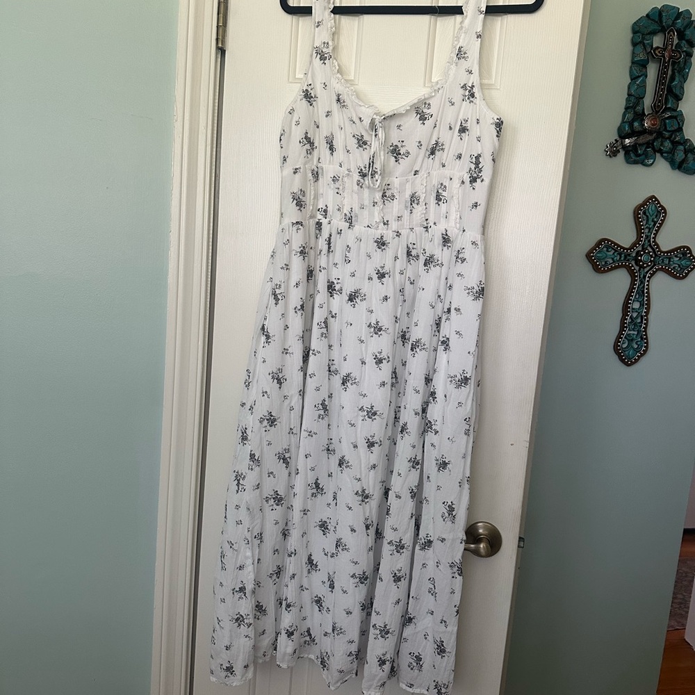 American Eagle Outfitters White Floral Midi Dress